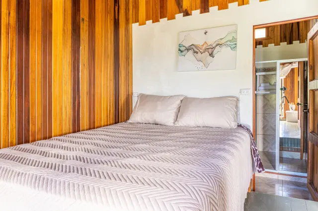 Hotel Boutique con Vista al Océano en Dominical – 13 Unidades en 1 Hectárea