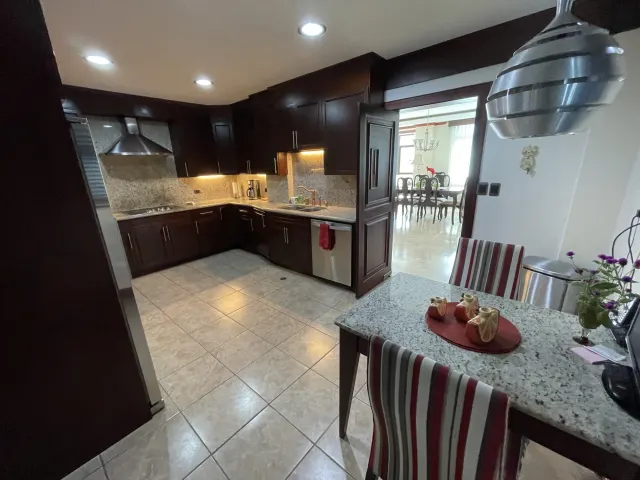 Elegante apartamento en venta Escazu Trejos Montealegre