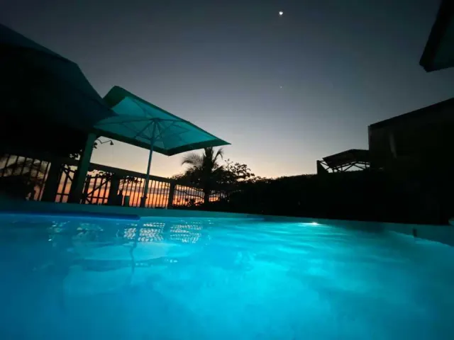 Casa frente a playa con piscina propia Tivives