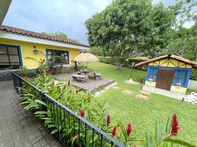 Hacienda Los Reyes: Hogar Familiar y Paraíso del Golf