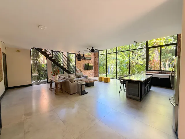 Casa Moderna de Lujo en Venta Cerca de la Playa Vendida