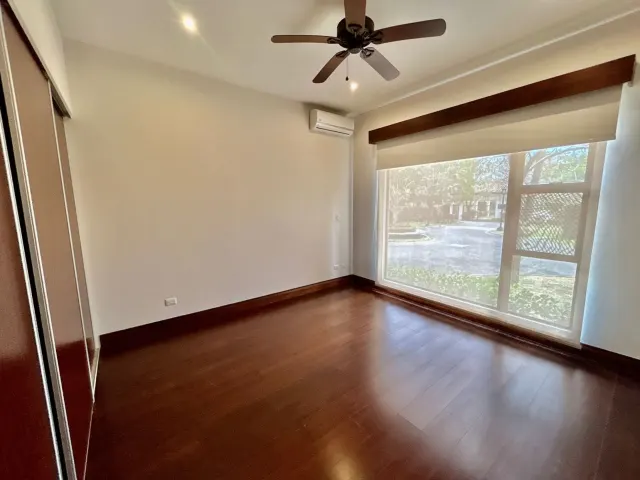Encantadora Casa en Condominio en Lindora, Santa Ana