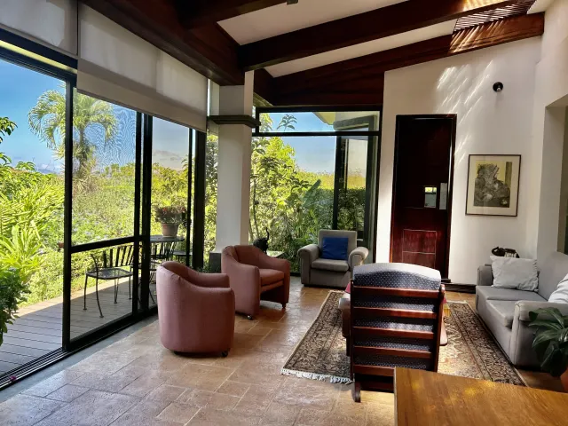 Los Reyes La Guácima casa de una planta en venta o alquiler