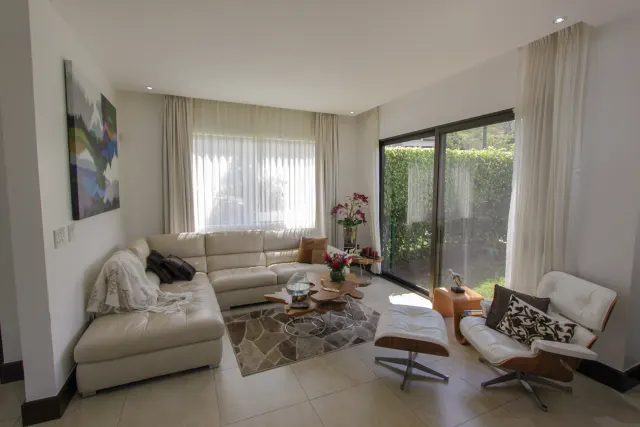 Casa en Venta en Lomas del Valle, Alto de Las Palomas – 3 Habitaciones con Amenidades de Lujo