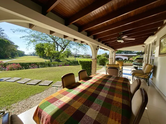 Casa en venta en Hacienda Los Reyes