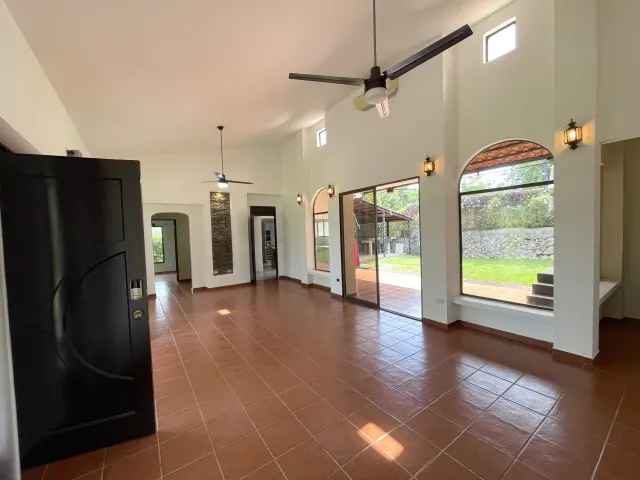 Casa de una planta en venta Hacienda Los Reyes, La Guacima