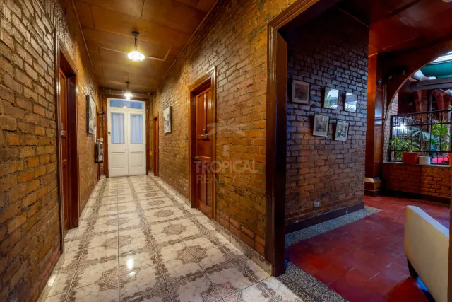 Hotel Boutique en Venta en Barrio Amón – Propiedad Histórica con Alto Potencial de Desarrollo