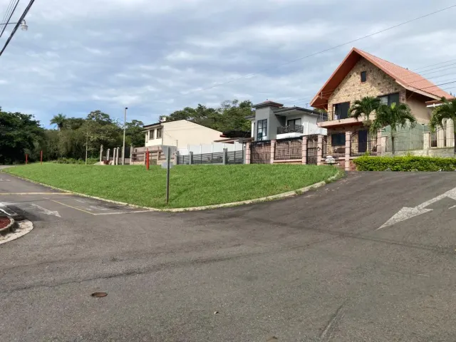 Lote en La Garita, un Entorno Tranquilo. Tu Hogar de Ensueño te Espera
