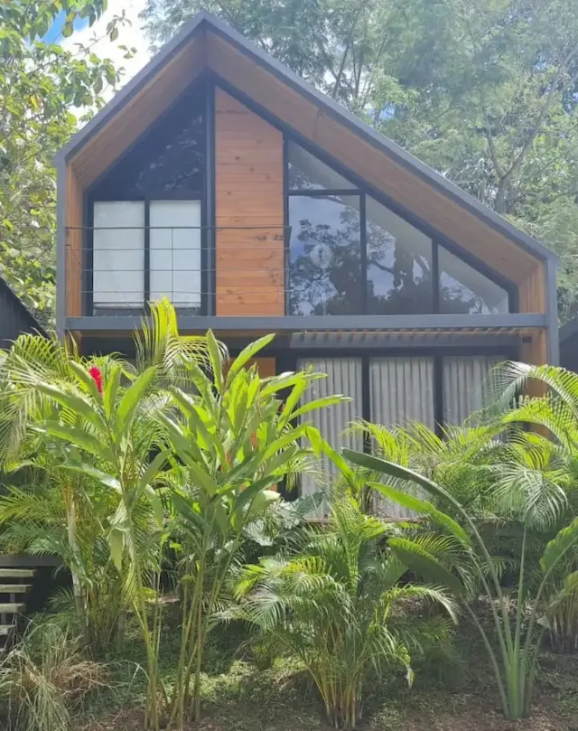 Hermosa casa moderna de 1 habitacion a pasos de la hermosa Playa Malpais