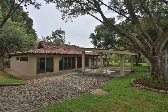 Casa de una planta en venta Ciudad Colon en residencial VENDIDA