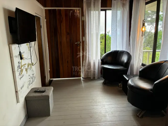 Hotel Boutique con Vista al Océano en Dominical – 13 Unidades en 1 Hectárea
