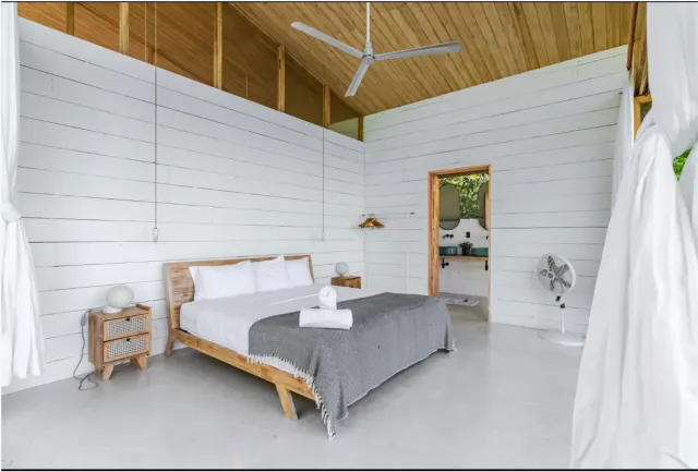Villa de Lujo con Vista al Océano en Santa Teresa – Privacidad, Naturaleza y Potencial de Inversión