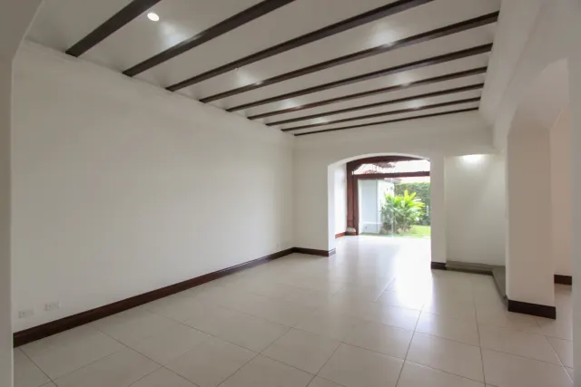 Casa en venta alquiler Bosques de Lindora, Santa Ana