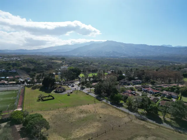Para Venta Casa de una planta, con piscina