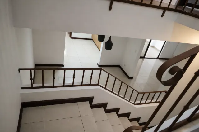 Casa Independiente en Venta en Rohrmoser con 4 Habitaciones