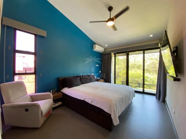 Moderna Casa con Piscina Privada en Hacienda Los Reyes