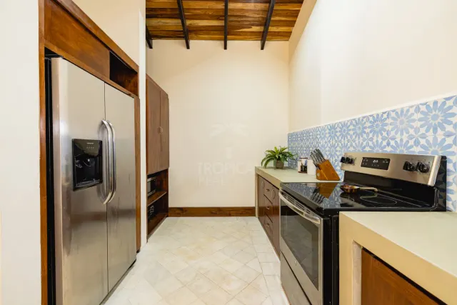 Casa Caoba: Casa colonial moderna de 3 habitaciones en Surfside Estates, Playa Potrero