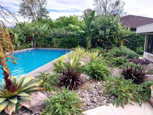 Para Venta Casa de una planta, con piscina
