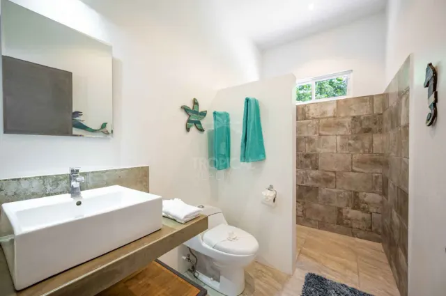 Villas Oasis – Propiedad Multifamiliar con Potencial de Inversión Cerca de Tamarindo