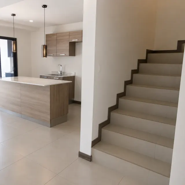 Casa Tipo Townhouse en Venta en Condominio Privado, Escazú