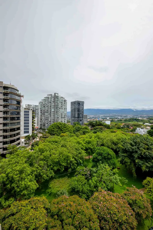 Penthouse de Lujo con Vista Panorámica en Nunciatura – Elegancia, Ubicación y Confort