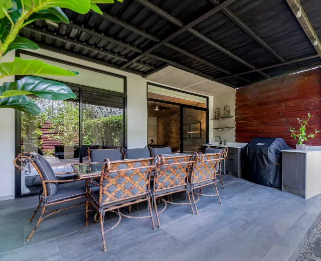 Apartamento Moderno con Jardín Privado en Arborea Flats, Santa Ana