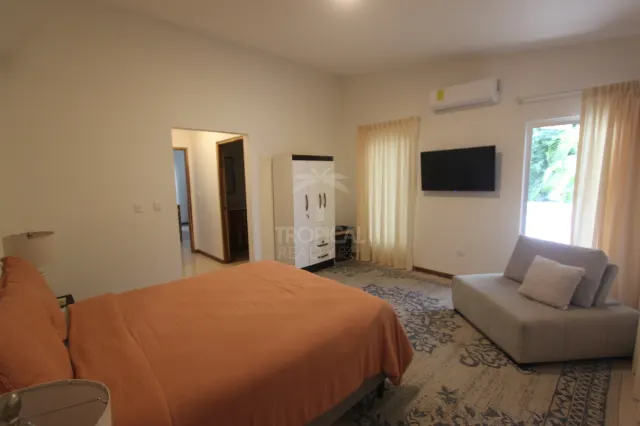 Apartamento Amueblado de 3 Habitaciones en Alquiler, Playa Potrero