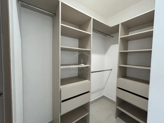 Townhouse Contemporáneo en Alquiler – Piedades de Santa Ana