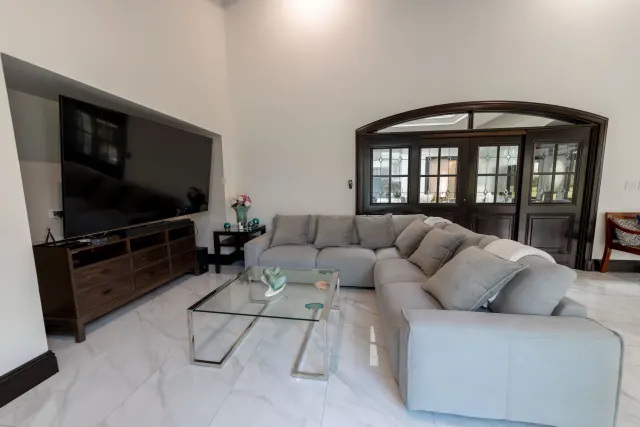 Lujosa casa colonial en venta en la exclusiva comunidad Monteran, Curridabat
