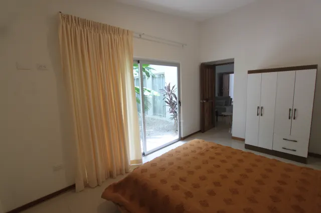Apartamento Amueblado de 3 Habitaciones en Alquiler, Playa Potrero