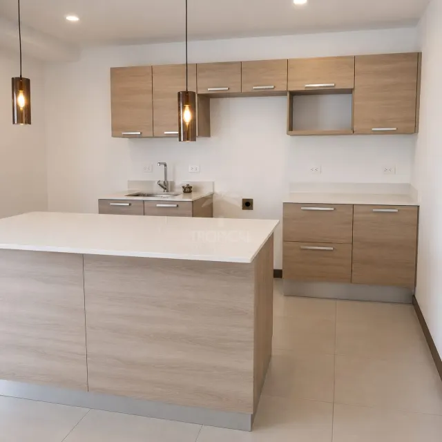 Casa Tipo Townhouse en Venta en Condominio Privado, Escazú