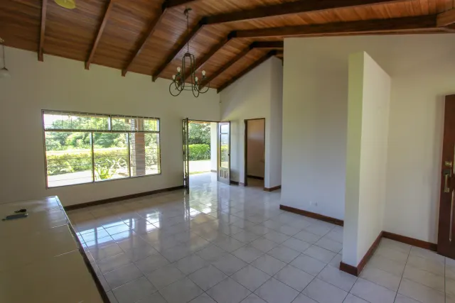 Casa en venta Santa Ana Piedades 2650m2