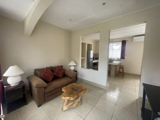 Exclusiva Propiedad con Potencial de Inversión en el Corazón de Jaco Beach