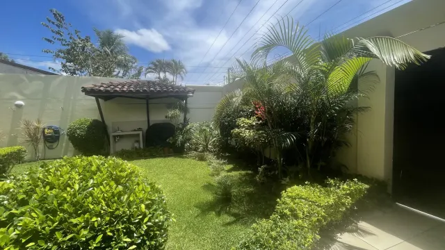 Bosques de Doña Rosa, casas