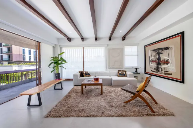 Apartamento de Lujo en Venta en Rohrmoser – Balcón Envolvente y Vista al Parque