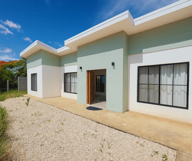 Casa Moderna en Venta Cerca de Playa Conchal, Flamingo y Playa Grande | Santa Cruz, Guanacaste – $235,000