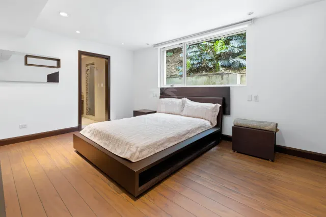 Residencia Contemporánea de Lujo en Venta en Piedades de Santa Ana con Vistas Espectaculares al Valle