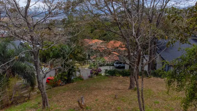 Lote Exclusivo con Vistas Panorámicas en Hacienda El Cocoy, Guachipelín – Privacidad, Lujo y Ubicación Estratégica