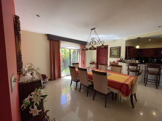 Bosques de Doña Rosa, casas
