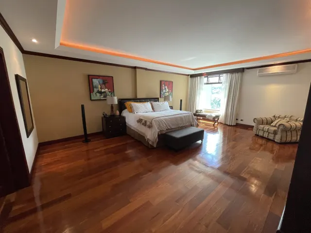 Elegante apartamento en venta Escazu Trejos Montealegre
