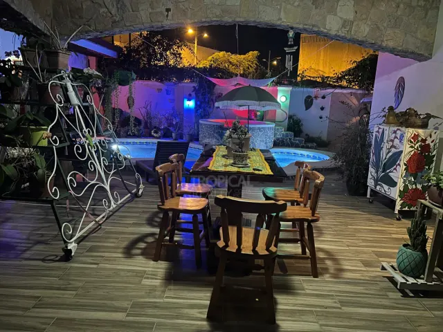 Casa en Venta en Jacó Beach con Piscina y Jacuzzi Privado