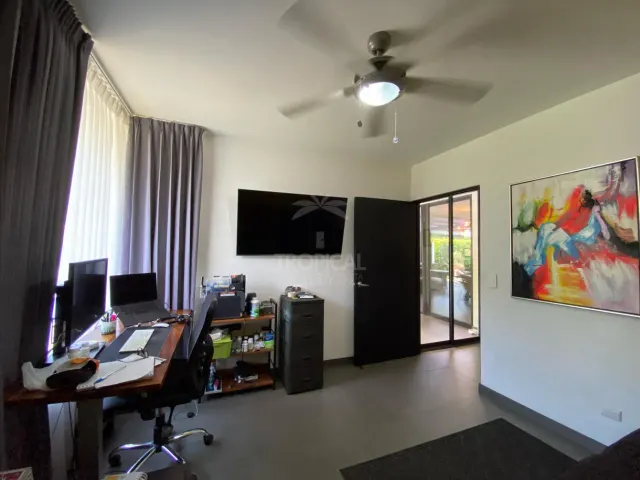 Moderna Casa con Piscina Privada en Hacienda Los Reyes