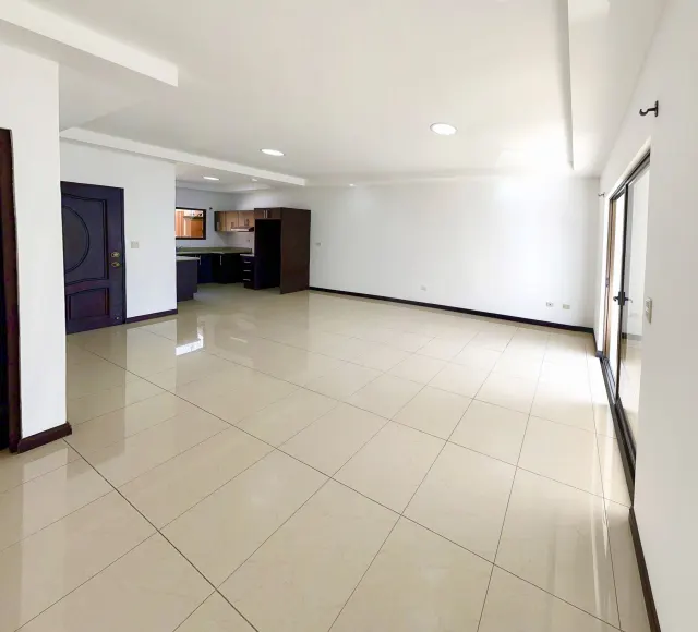 Condominio Moderno de 2 Dormitorios en Monte Blanco, Heredia