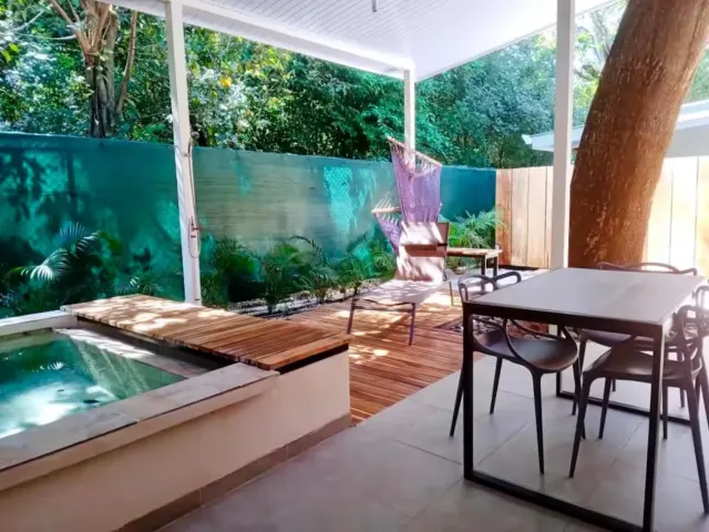 En Venta: Propiedad de Inversión Llave en Mano con 6 Lodges en Surfside Potrero
