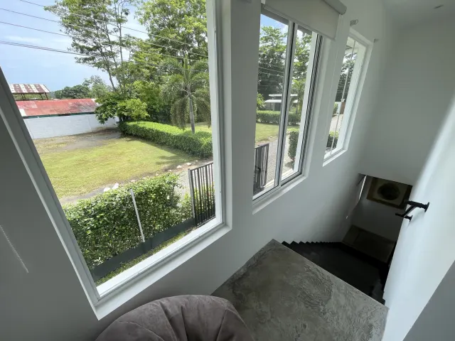 Casa de Playa Moderna en Venta Cerca de Playa Palma, Parrita