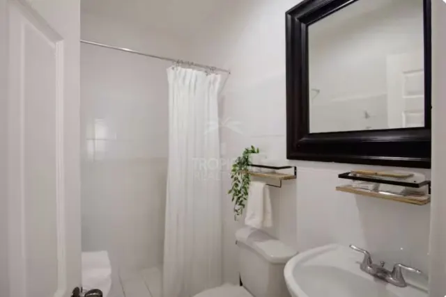 Condominio de Playa en Venta en Tamarindo – Elegancia Tropical a Pasos del Océano