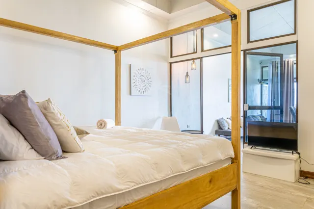 Hotel Boutique con Vista al Océano en Dominical – 13 Unidades en 1 Hectárea