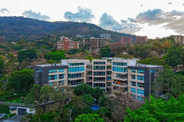 Penthouse de Lujo en Venta en Escazú – Terraza Panorámica cerca de La Paco
