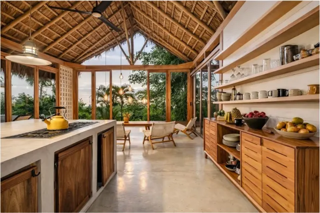 Villa de Lujo con Vista al Océano en Santa Teresa – Privacidad, Naturaleza y Potencial de Inversión