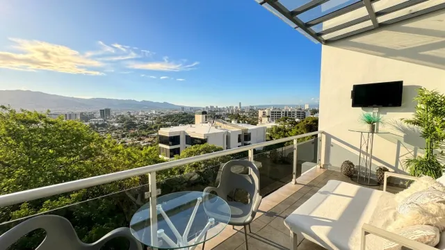 Apartamento amueblado en alquiler Escazú